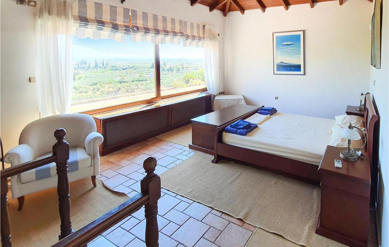 Lovely Home In Kiato With Wifi المظهر الخارجي الصورة